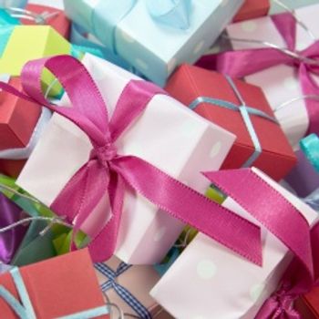 An image depicting Online Gifting - Sector Report