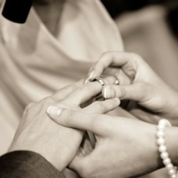 An image depicting Wedding Tech - Sector Report